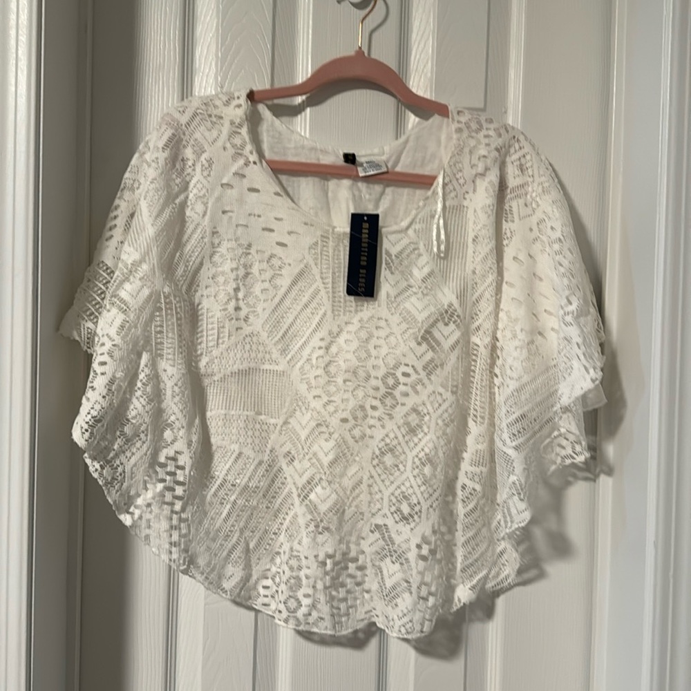 Manhattan Blues linen lined white lace shawl